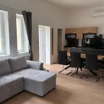 Zelia Apartmanhaz Apartment *