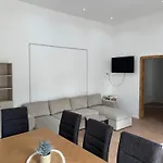 Zelia Apartmanhaz 아파트