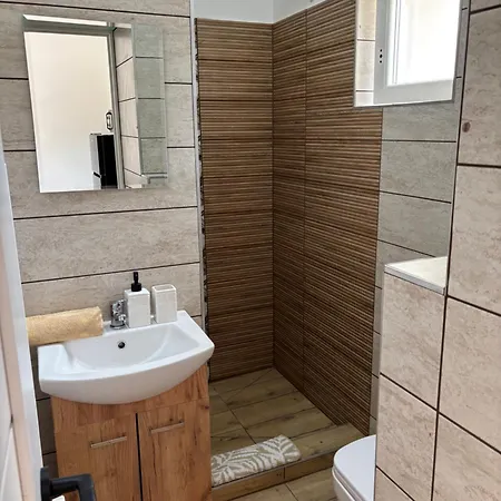 Zelia Apartmanhaz