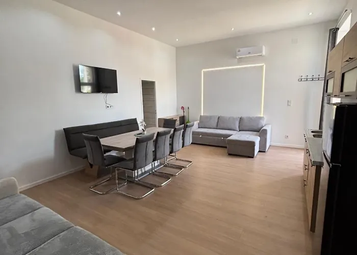 Zelia Apartmanhaz Lägenhet Siófok