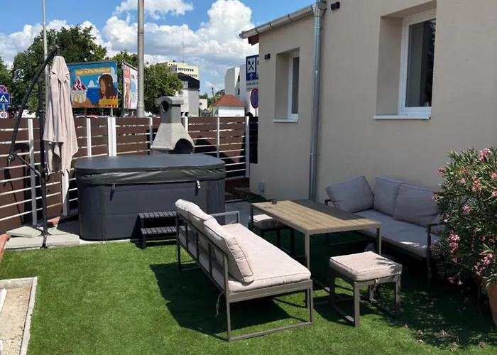 Zelia Apartmanhaz שיופוק